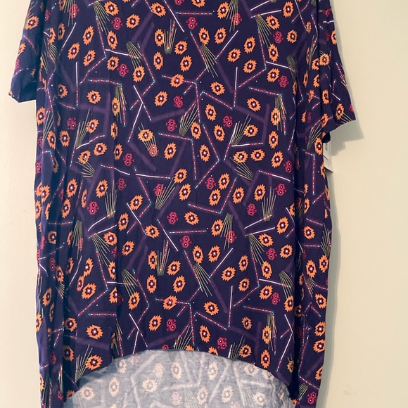❤️‍🔥🎉 LULAROE EXTREME SALE ALL SIZES🎉❤️‍🔥 - Picture 3 of 6
